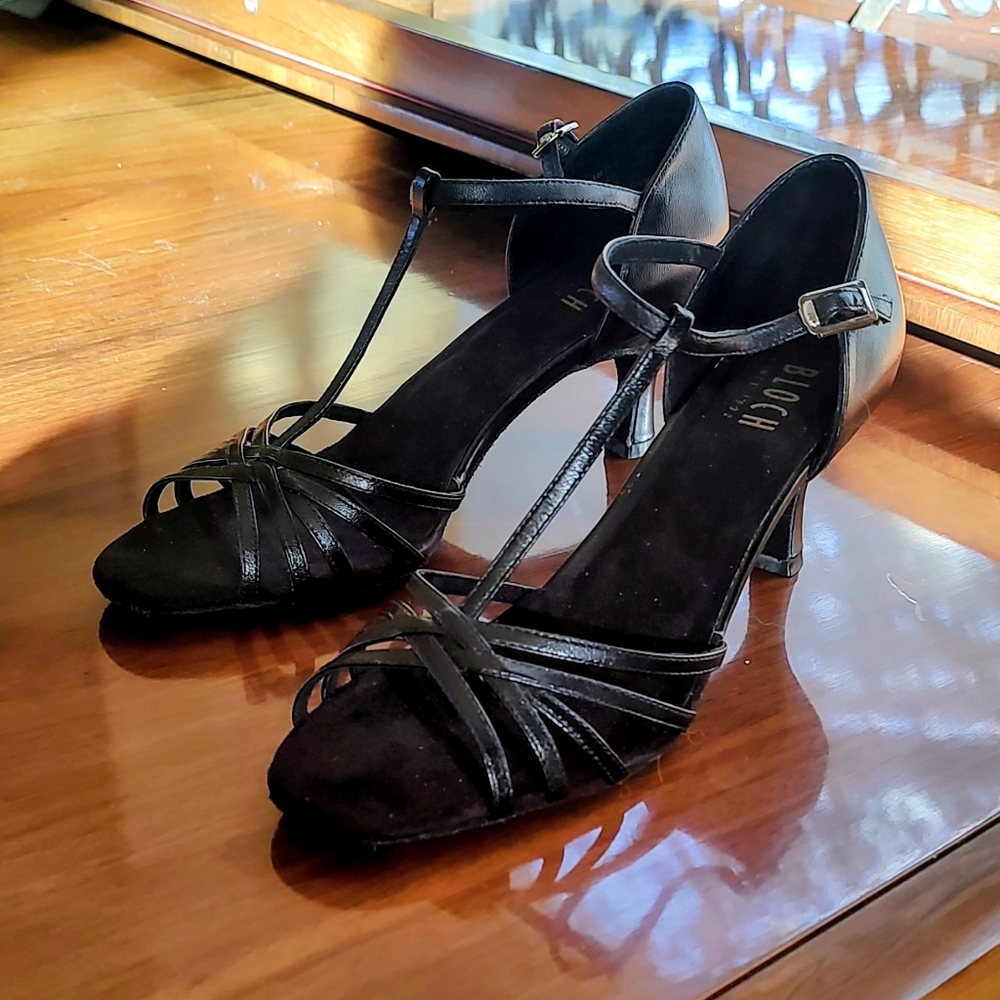Bloch Black T-Strap Low Heel Dance Sandals